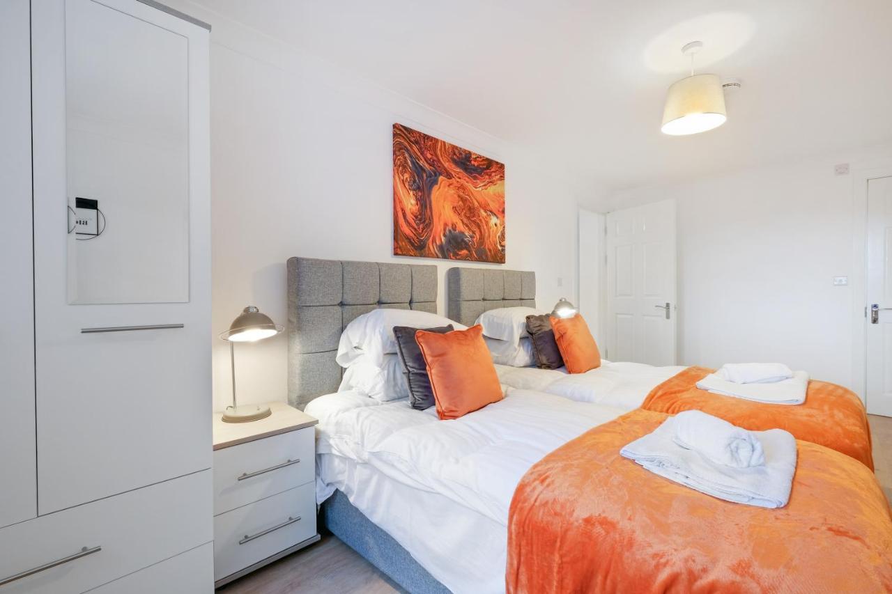 Pinewood Studios, Iver Slough Heathrow 1 & 2 Bedroom Apartments With Parking By Arista Living Exteriör bild