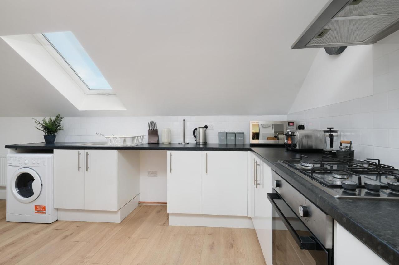 Pinewood Studios, Iver Slough Heathrow 1 & 2 Bedroom Apartments With Parking By Arista Living Exteriör bild