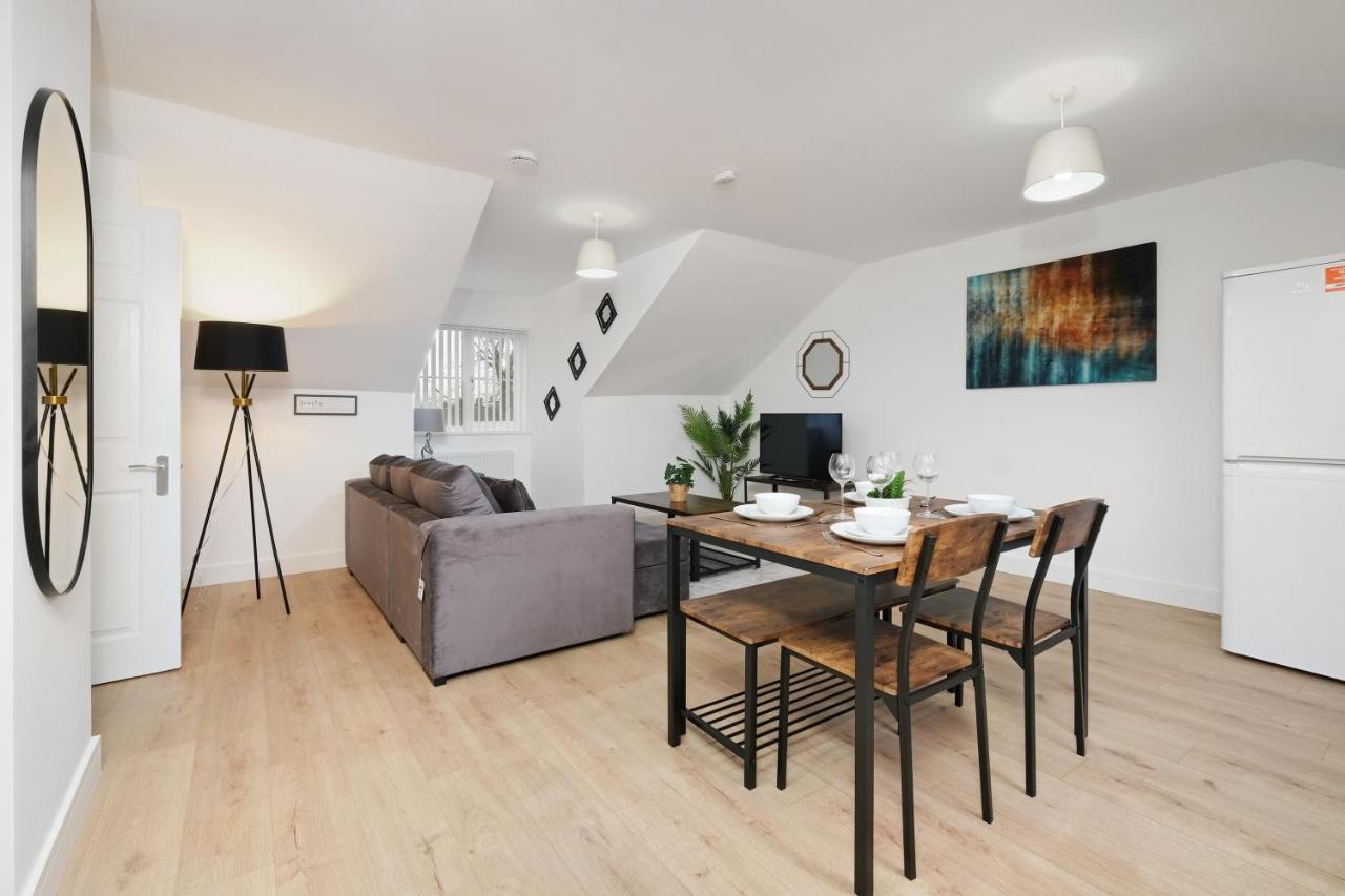 Pinewood Studios, Iver Slough Heathrow 1 & 2 Bedroom Apartments With Parking By Arista Living Exteriör bild