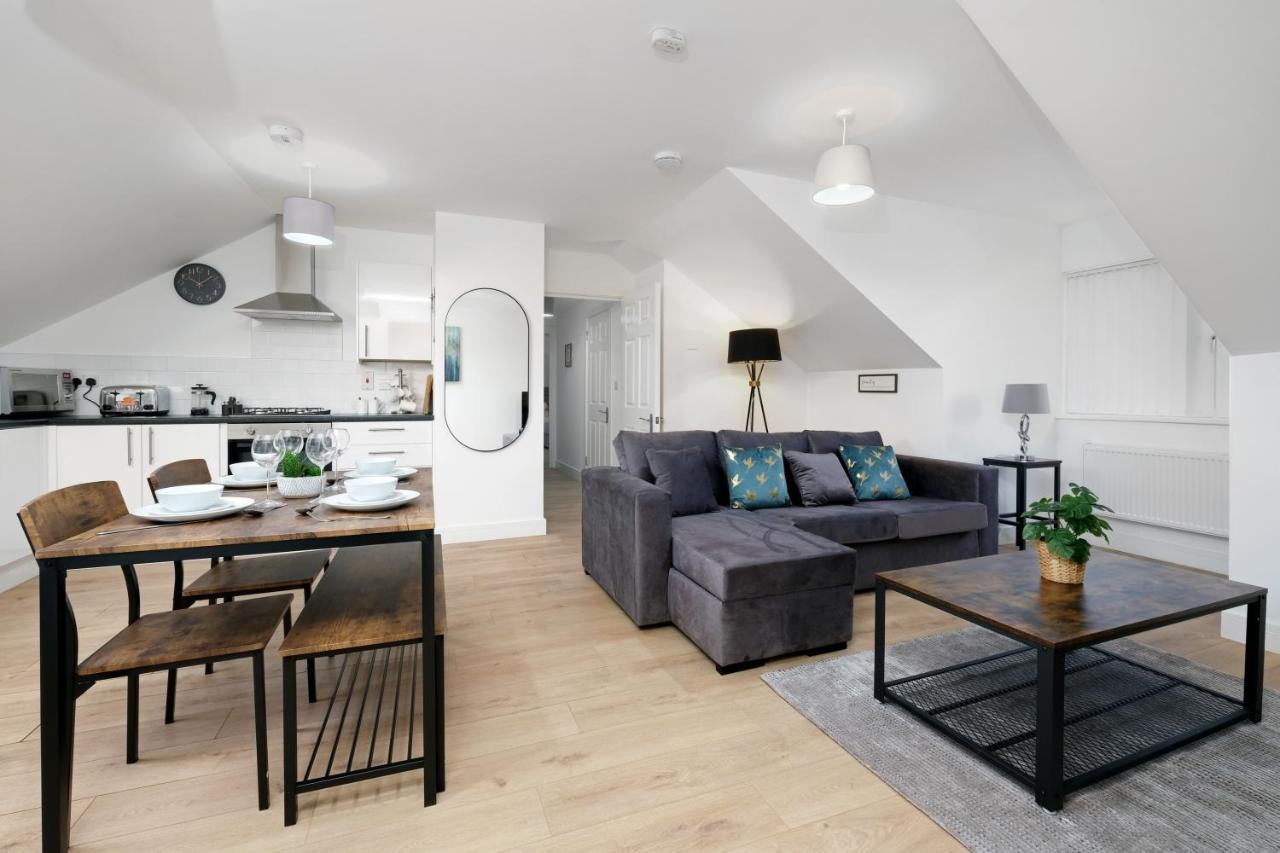 Pinewood Studios, Iver Slough Heathrow 1 & 2 Bedroom Apartments With Parking By Arista Living Exteriör bild