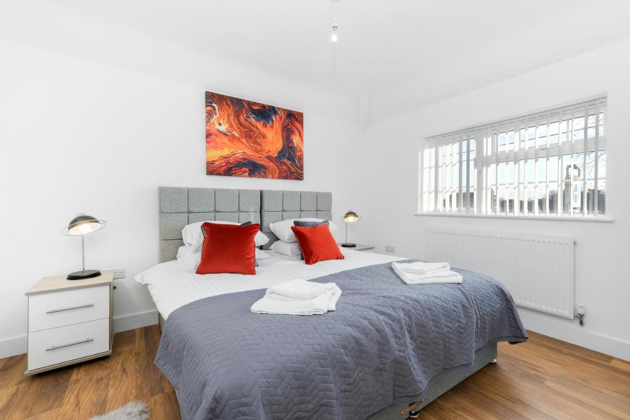 Pinewood Studios, Iver Slough Heathrow 1 & 2 Bedroom Apartments With Parking By Arista Living Exteriör bild