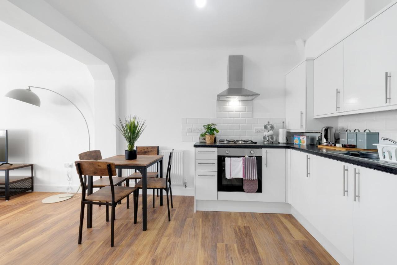 Pinewood Studios, Iver Slough Heathrow 1 & 2 Bedroom Apartments With Parking By Arista Living Exteriör bild