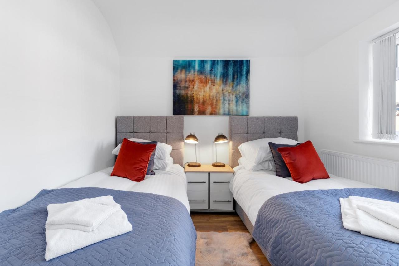 Pinewood Studios, Iver Slough Heathrow 1 & 2 Bedroom Apartments With Parking By Arista Living Exteriör bild
