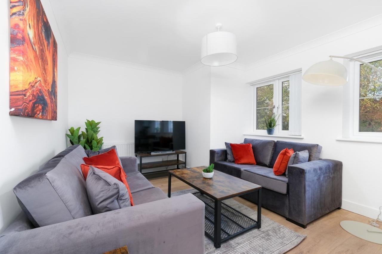 Pinewood Studios, Iver Slough Heathrow 1 & 2 Bedroom Apartments With Parking By Arista Living Exteriör bild