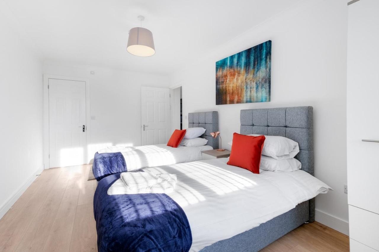 Pinewood Studios, Iver Slough Heathrow 1 & 2 Bedroom Apartments With Parking By Arista Living Exteriör bild