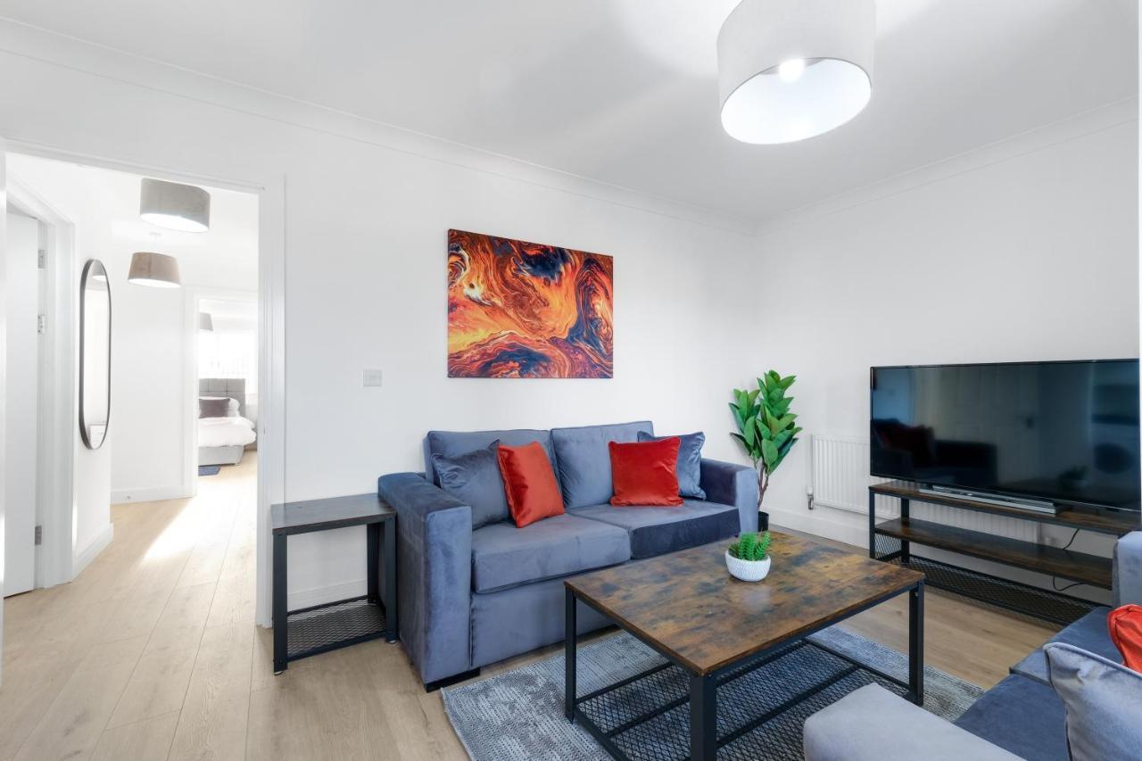 Pinewood Studios, Iver Slough Heathrow 1 & 2 Bedroom Apartments With Parking By Arista Living Exteriör bild