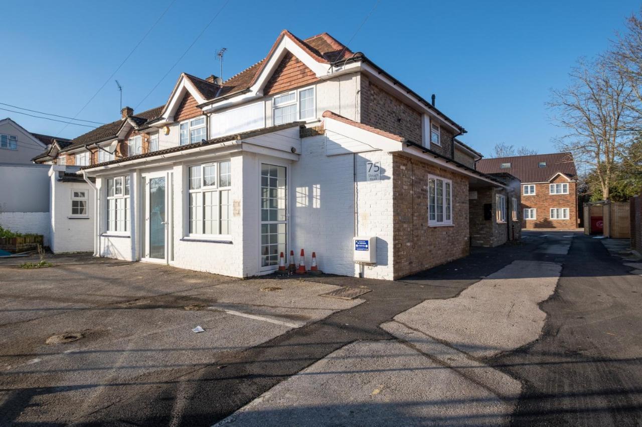 Pinewood Studios, Iver Slough Heathrow 1 & 2 Bedroom Apartments With Parking By Arista Living Exteriör bild